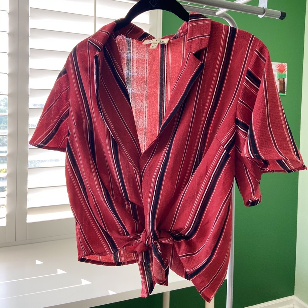 ❌ SOLD ❌ Red striped button-down blouse
